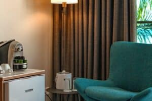 Discover the Octagon Standard Room: Perfect for Business Travelers and Digital Nomads