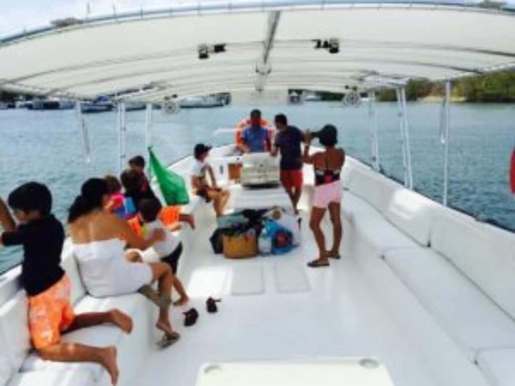 Dive into Adventure: Turtle Snorkeling Tour at Tugboat Beach, Curaçao