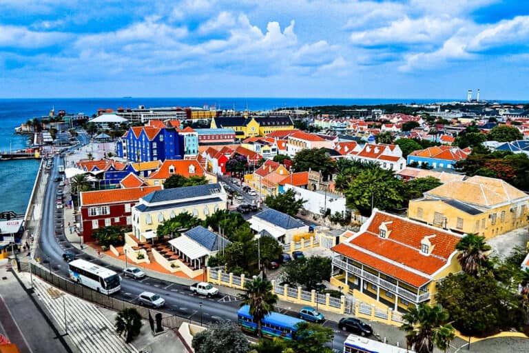 Can you get around Curaçao without a car