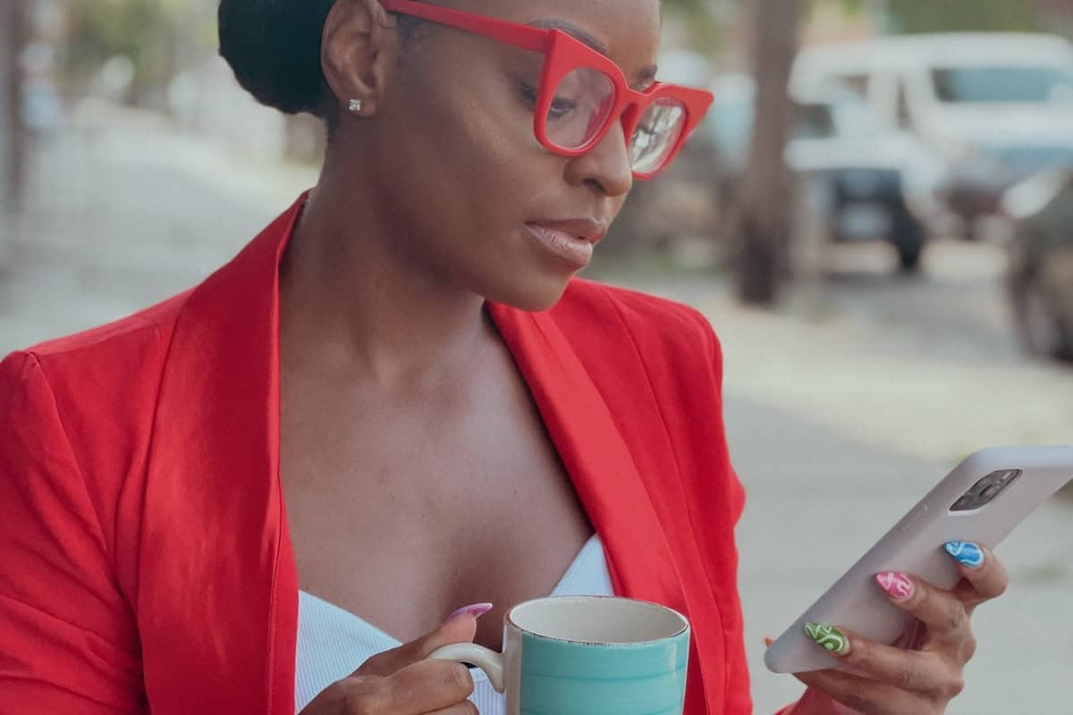 Do US phones work in Curaçao