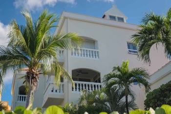 Experience Luxury at La Belle Alliance Apartment: Your Perfect Stay in Curaçao