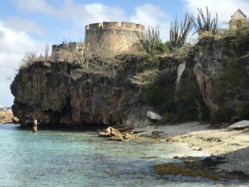 Discover the Beauty of Caracasbay Peninsula and Jan Thiel Lagoon with WannaBike